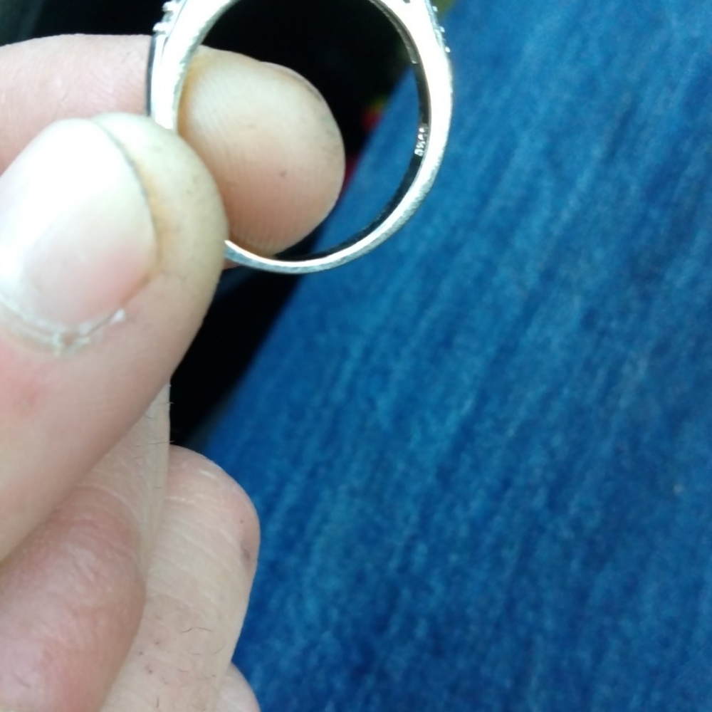 Engagement ring - Picture 9 of 10